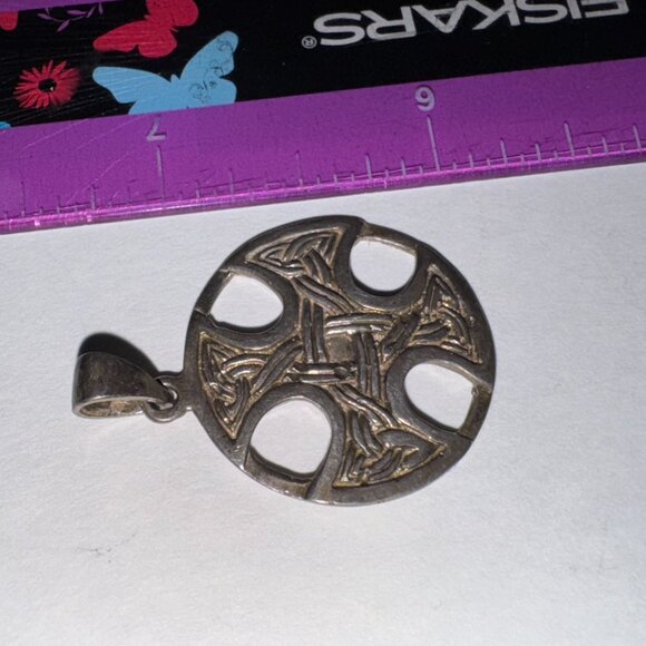 Sterling Silver Circular Celtic Knot Pendant - Picture 15 of 16